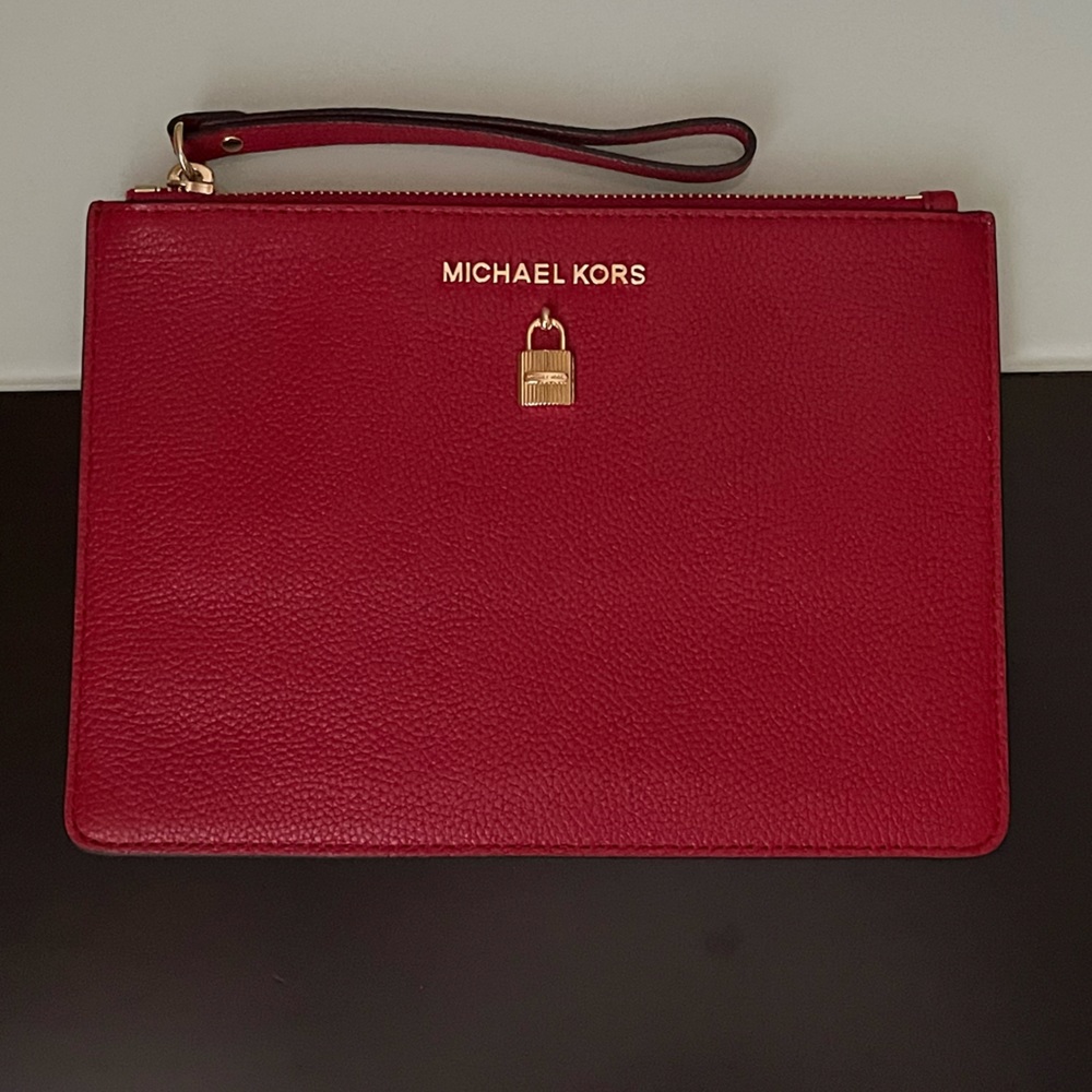 MK clutch